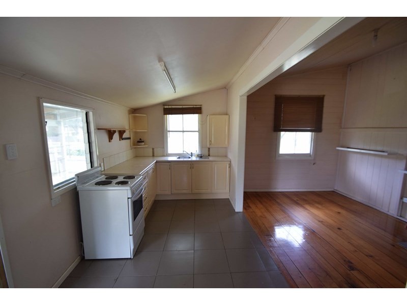 60 Charles Street, Toogoolawah QLD 4313
