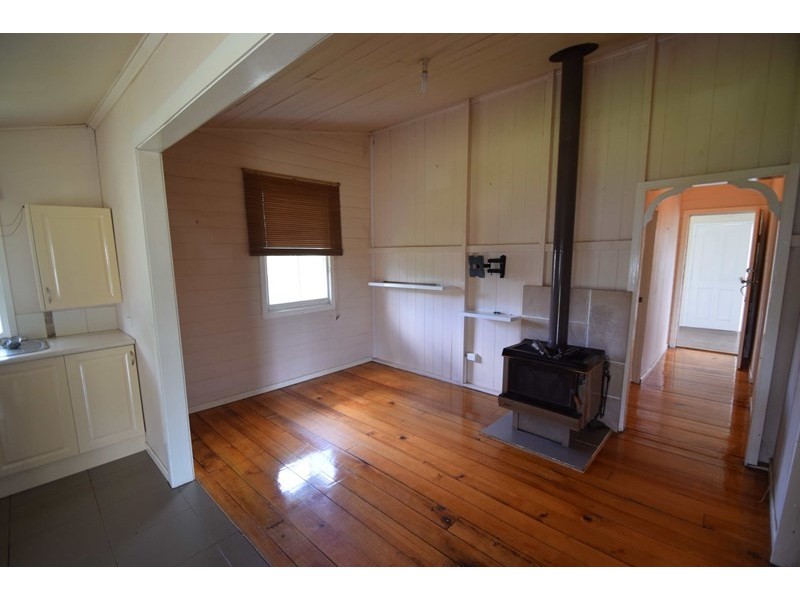60 Charles Street, Toogoolawah QLD 4313