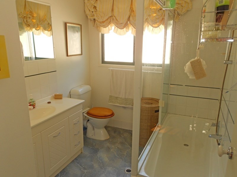 1 Guldbransen Street, Somerset Dam QLD 4312