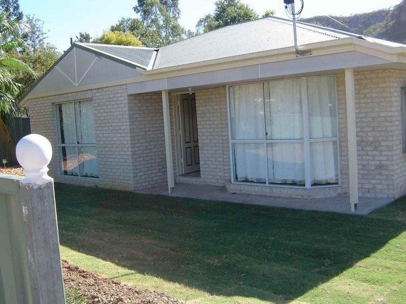 2/3 Adelaide Street, Esk QLD 4312