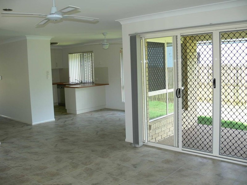39 Middle Street, Esk QLD 4312