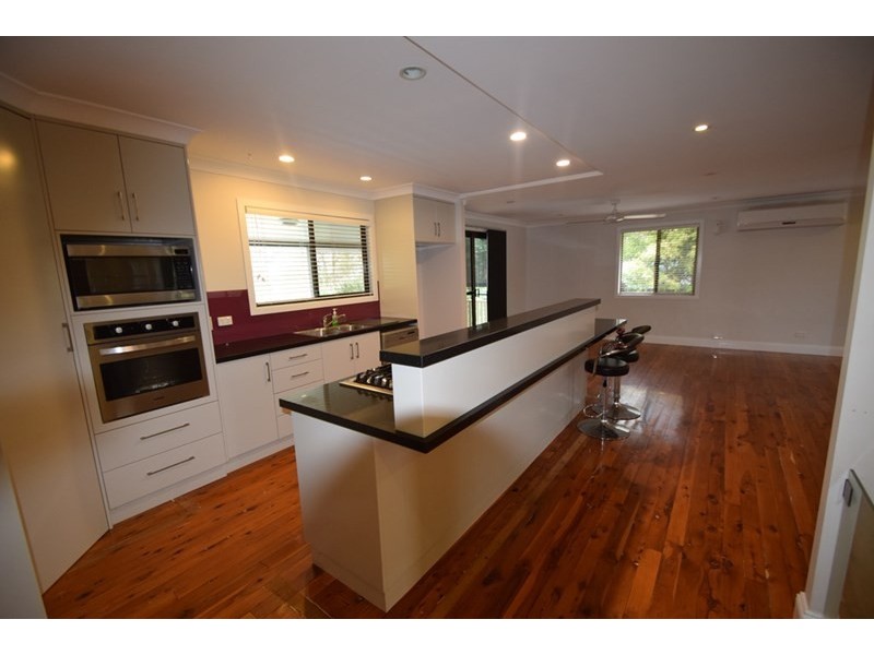 142 Lockyer View Road, Wivenhoe Pocket QLD 4306