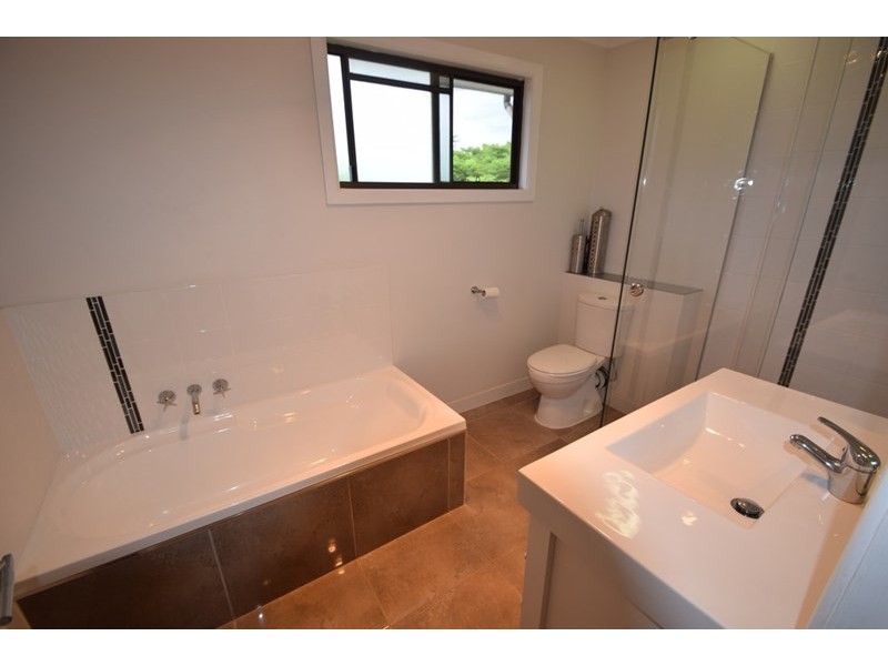 142 Lockyer View Road, Wivenhoe Pocket QLD 4306