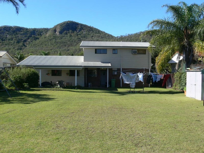 16 Adelaide Street, Esk QLD 4312