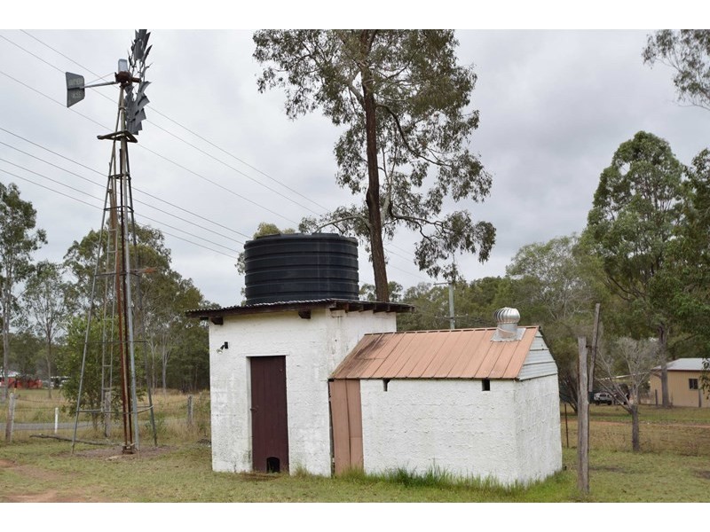 91 Pine Crescent, Esk QLD 4312