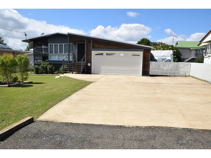 10 Pryde Street, Esk QLD 4312