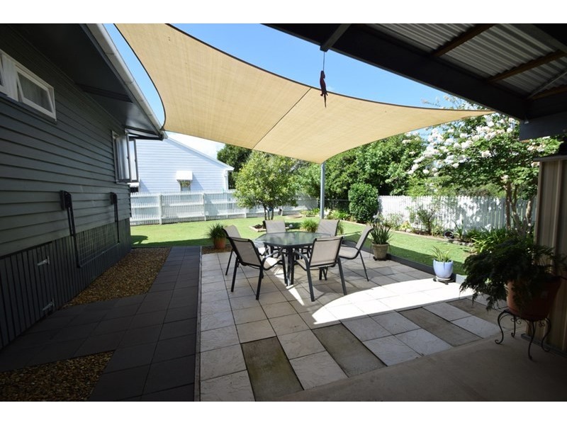 10 Pryde Street, Esk QLD 4312