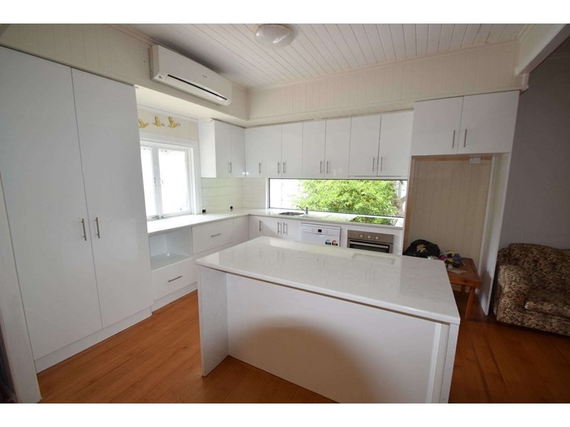 50 Middle Street, Esk QLD 4312