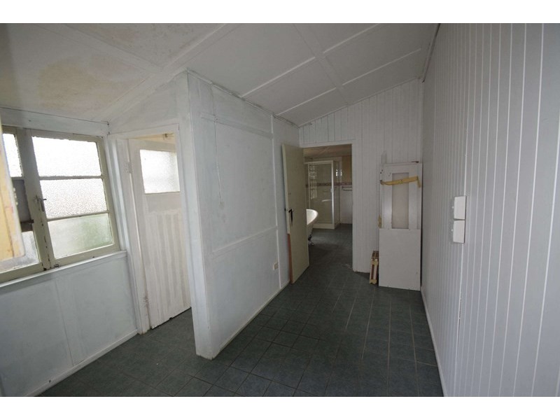 50 Middle Street, Esk QLD 4312