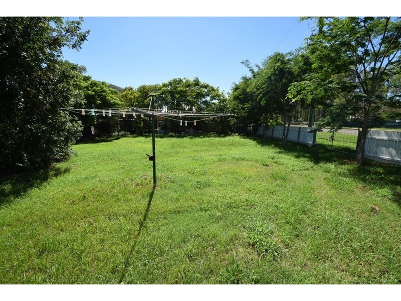 50 Middle Street, Esk QLD 4312