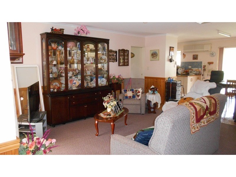 17 Fern Street, Blackbutt QLD 4306