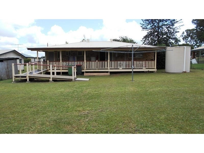 17 Fern Street, Blackbutt QLD 4306