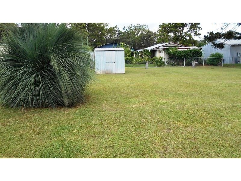 17 Fern Street, Blackbutt QLD 4306