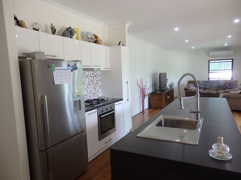 39 Marrington Close, Blackbutt QLD 4306