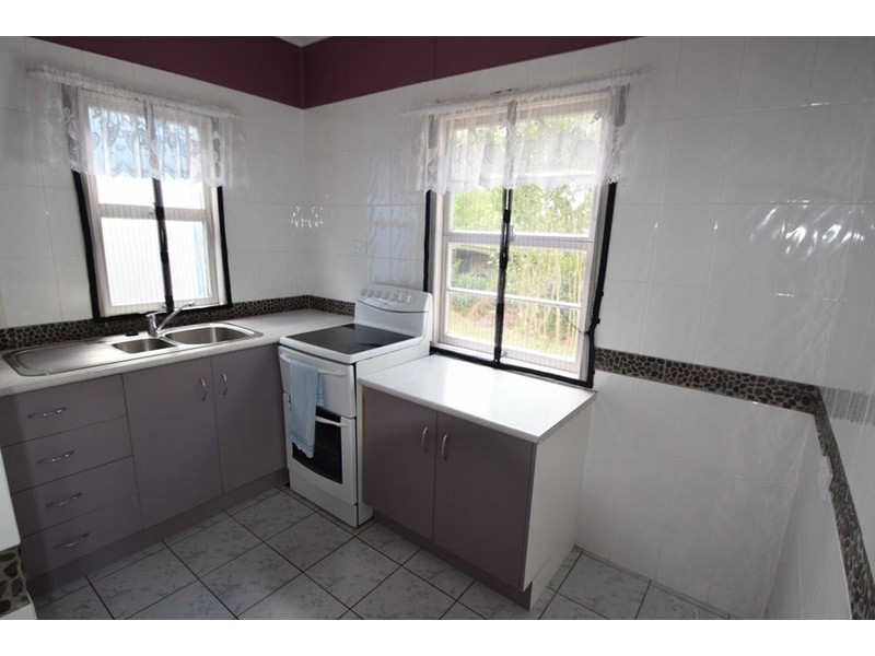 23 Mack Street, Esk QLD 4312