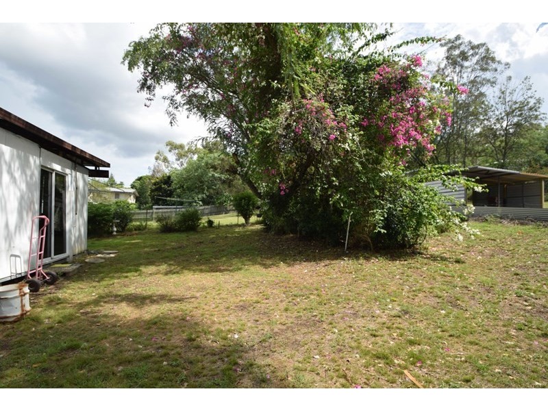 23 Mack Street, Esk QLD 4312