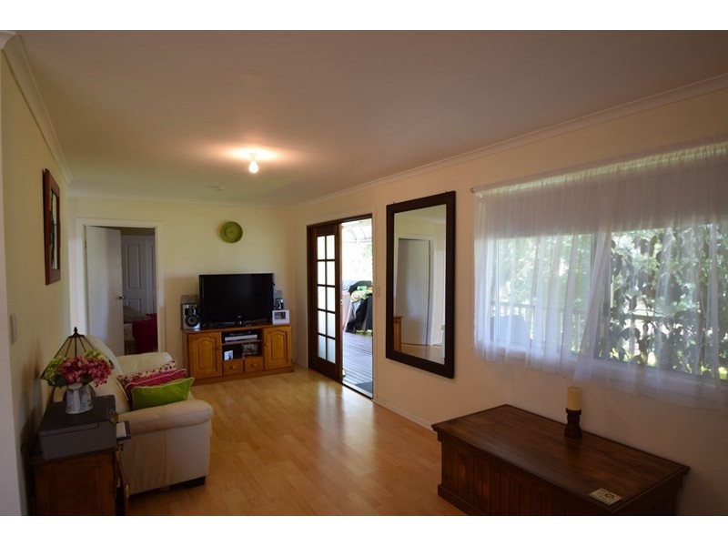 13 Laurel Street, Esk QLD 4312