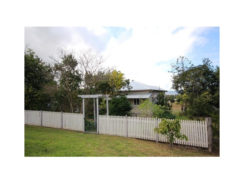 2 McConnell Street, Braemore QLD 4313