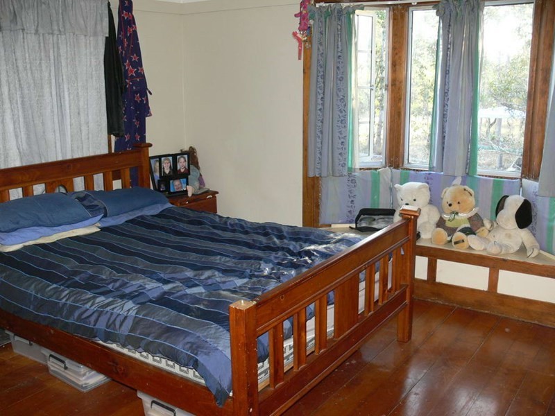 64 Laurel Street, Esk QLD 4312