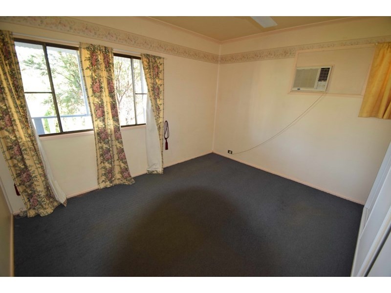 16 Short Street, Esk QLD 4312