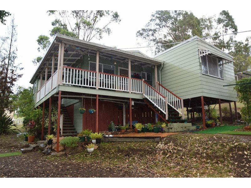 33 Elizabeth Street, Esk QLD 4312