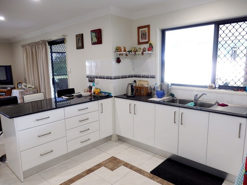 57 Bellambi Street, Toogoolawah QLD 4313