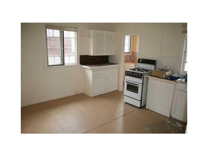 73 DIngyarra Street, Toogoolawah QLD 4313