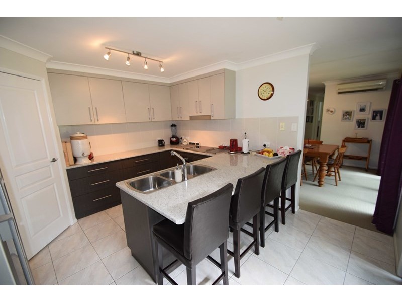 33 Gloucester Court, Mount Hallen QLD 4312