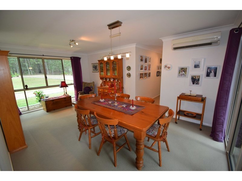 33 Gloucester Court, Mount Hallen QLD 4312