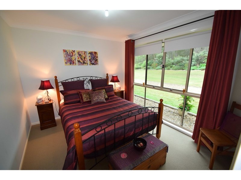 33 Gloucester Court, Mount Hallen QLD 4312