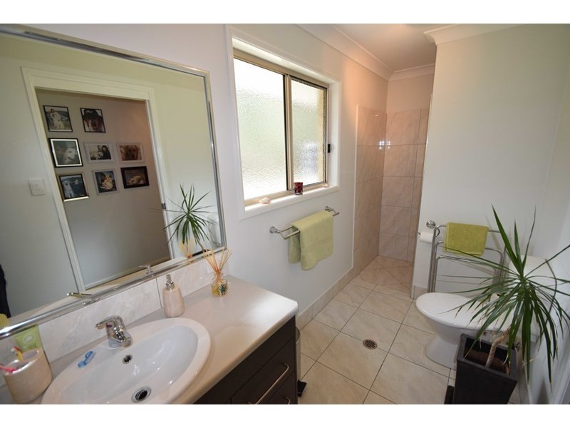 33 Gloucester Court, Mount Hallen QLD 4312