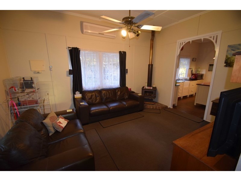 49 Laurel Street, Esk QLD 4312