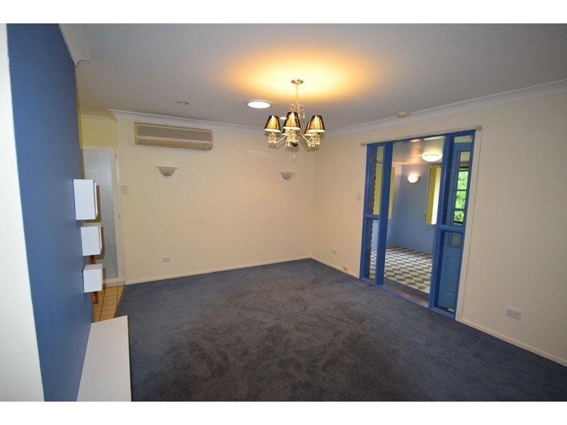11 Elizabeth Street, Esk QLD 4312