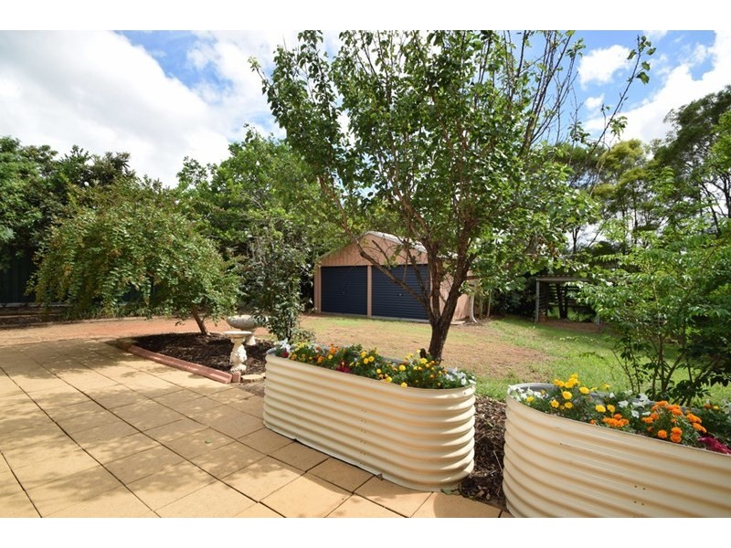11 Elizabeth Street, Esk QLD 4312