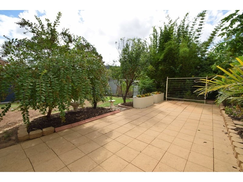 11 Elizabeth Street, Esk QLD 4312