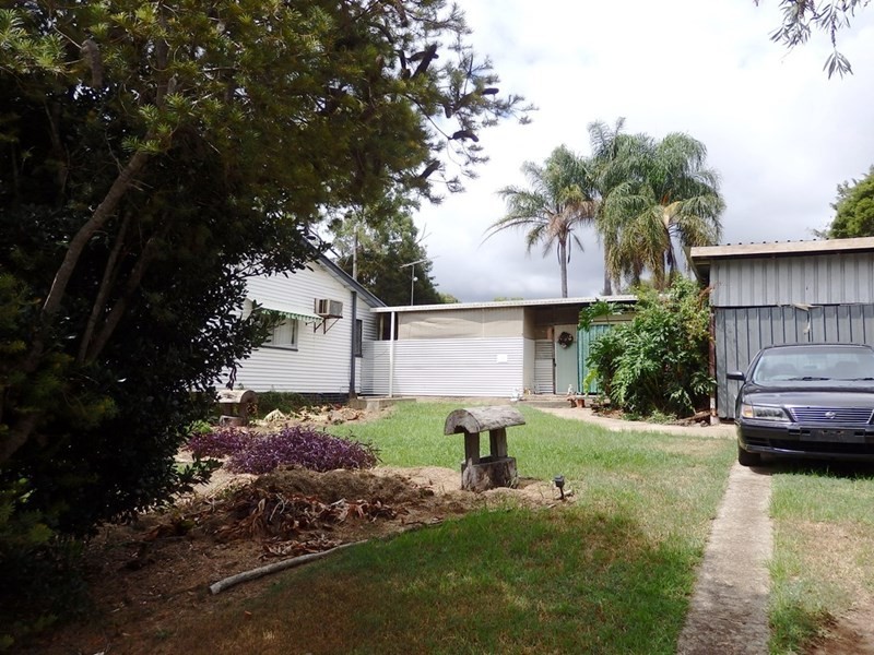 10-12 Steven Street, Blackbutt QLD 4306