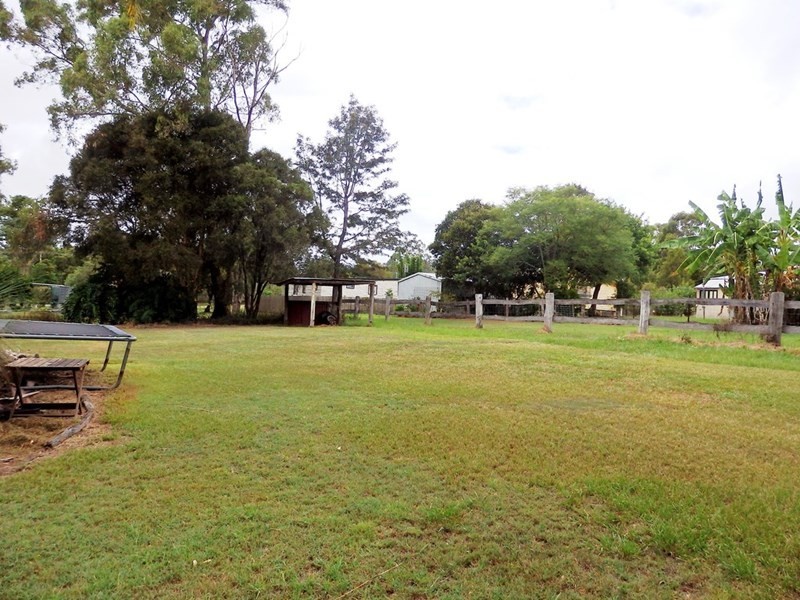 10-12 Steven Street, Blackbutt QLD 4306