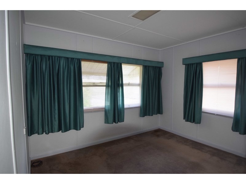 23 Mack Street, Esk QLD 4312