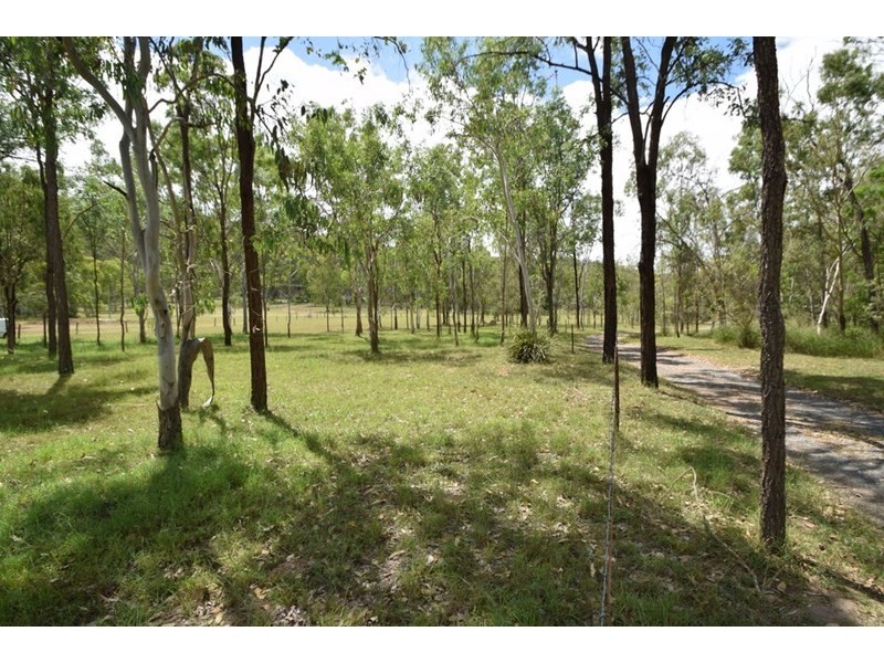 97 Outlook Drive, Esk QLD 4312