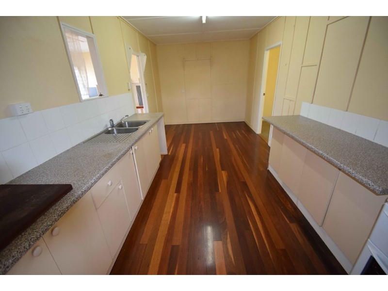 15 Dingyarra Street, Toogoolawah QLD 4313