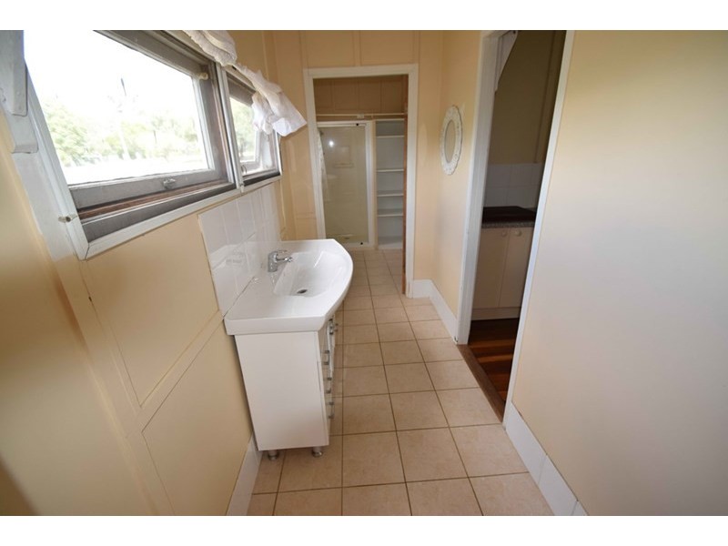 15 Dingyarra Street, Toogoolawah QLD 4313