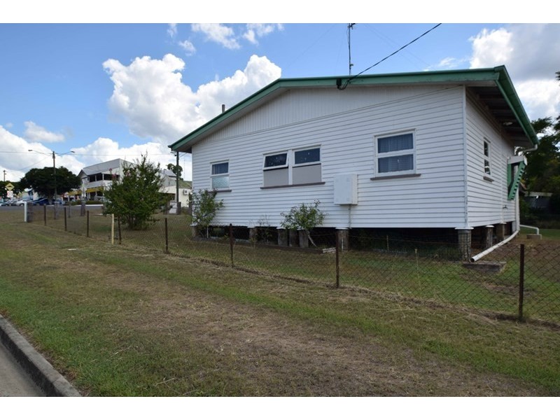 15 Dingyarra Street, Toogoolawah QLD 4313