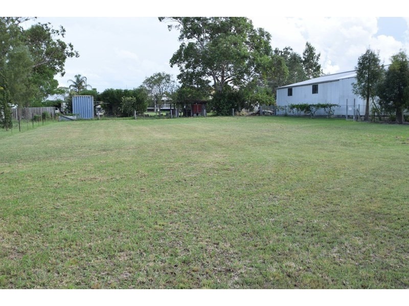 2 Ipswich Street, Esk QLD 4312