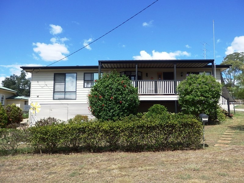 72 Fulham Street, Toogoolawah QLD 4313