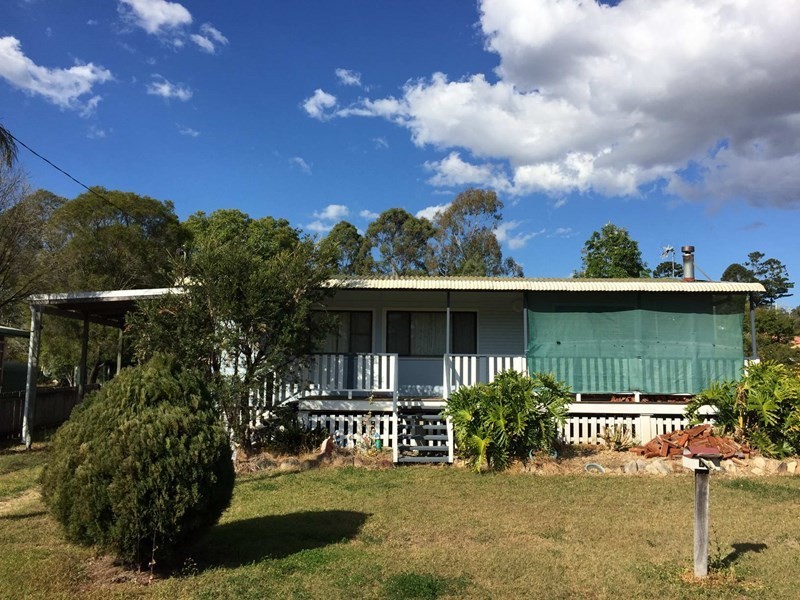 16 Short Street, Esk QLD 4312
