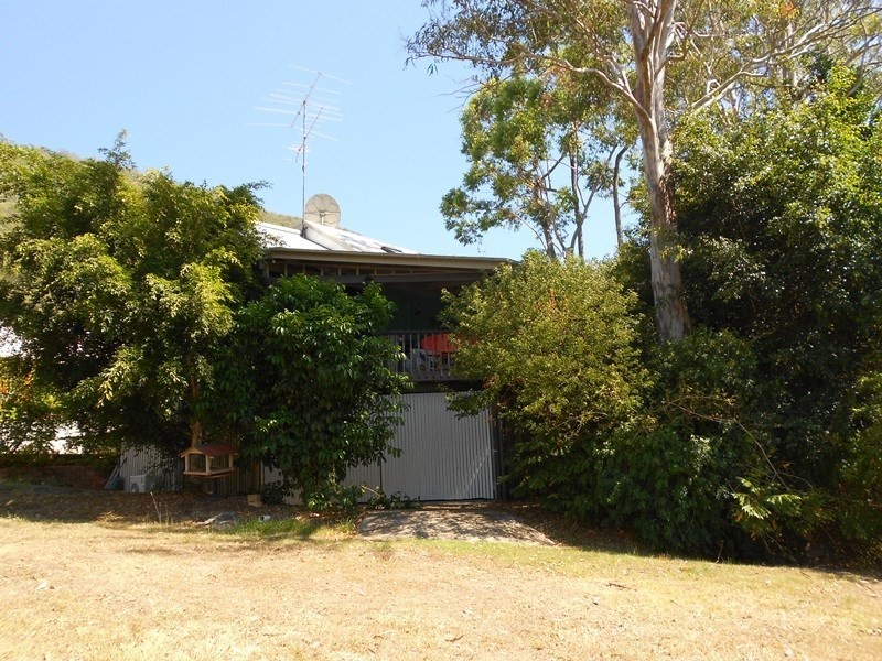 1 Guldbransen Street, Somerset Dam QLD 4312