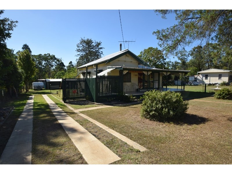 23 Scott Street, Benarkin QLD 4306