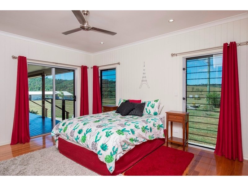 11242 D’Aguilar Highway, Blackbutt QLD 4306