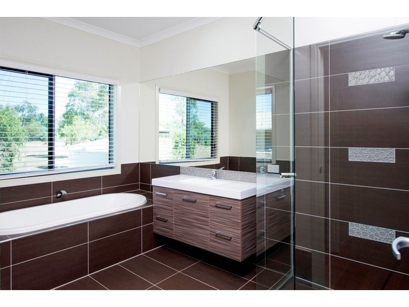 11242 D’Aguilar Highway, Blackbutt QLD 4306