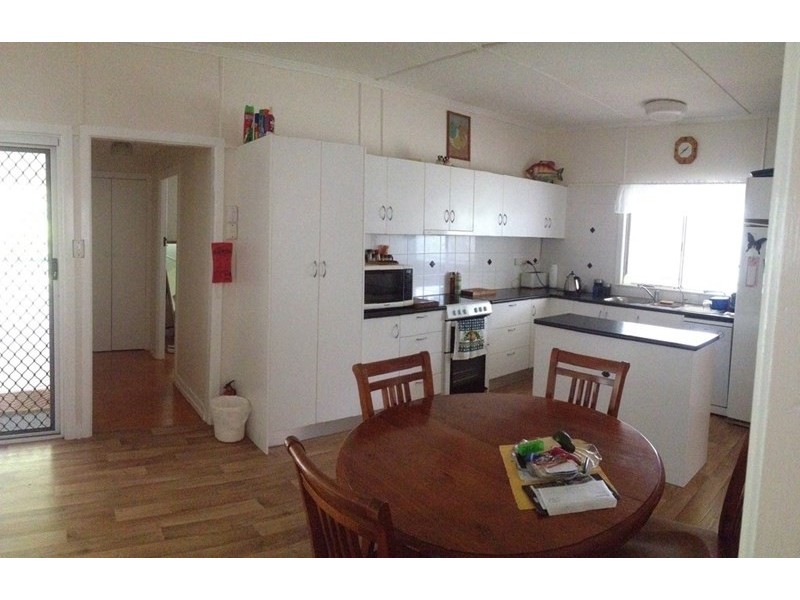 27 Elm Street, Esk QLD 4312